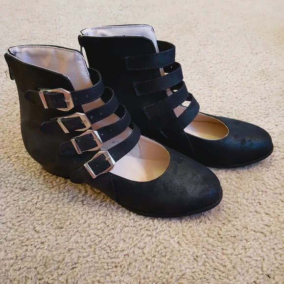 black faux suede buckled booties size 41 (9.5-ish US) - Picture 4 of 5